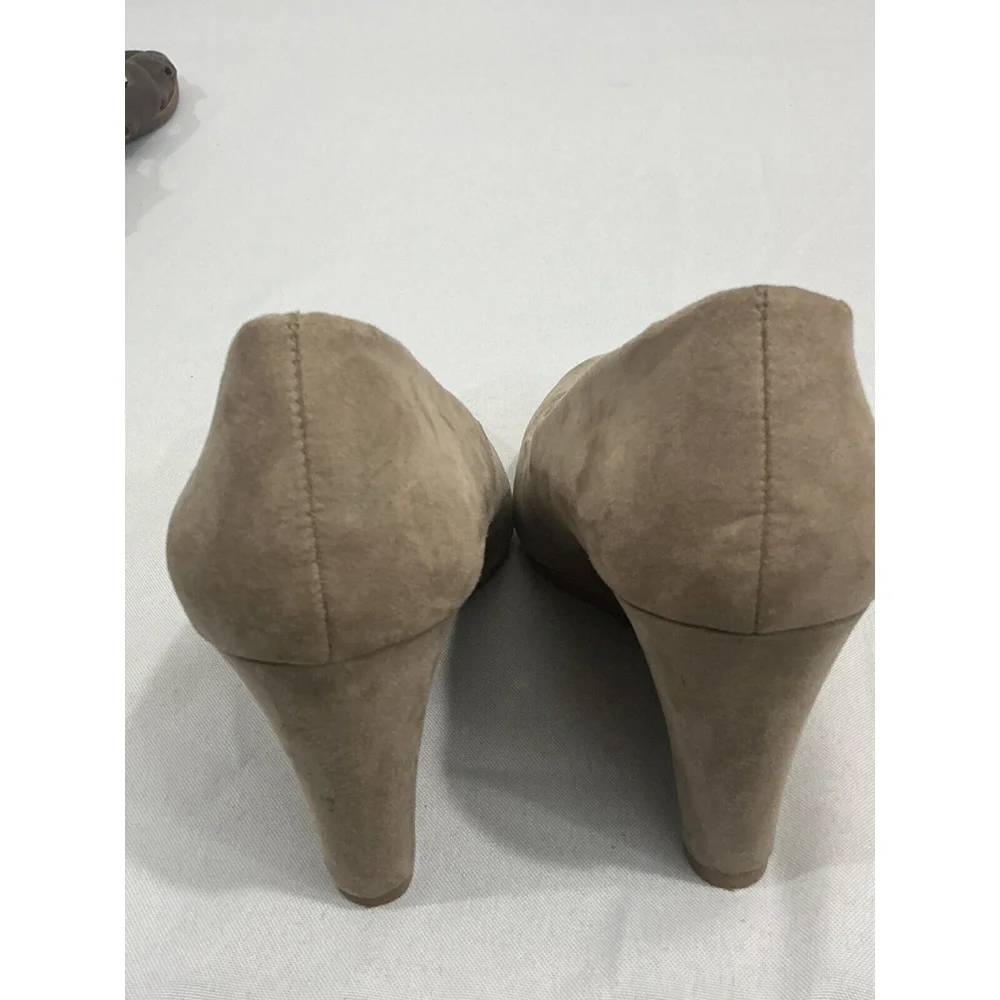 Womans Forever 21 Size 6 Slip On Tan Faux Suede Pointed Toe Wedge Shoes NWOT